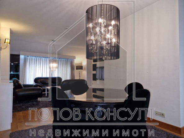 Луксозен апартамент с три спални - 0