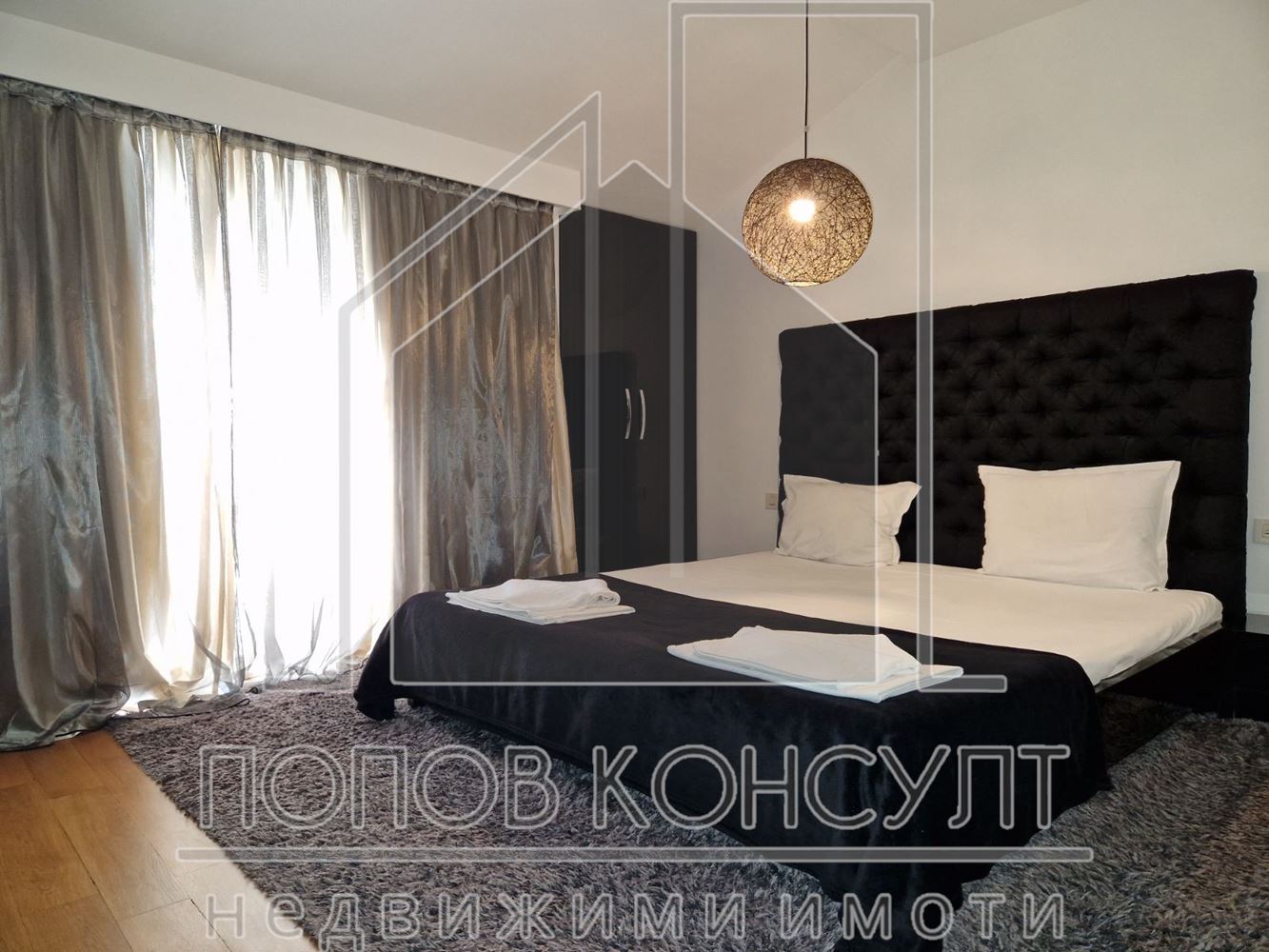 Луксозен апартамент с три спални - 0