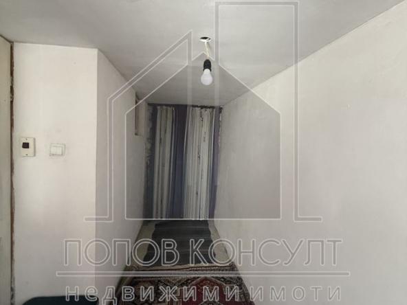 Къща с двор в село Гълъбово - 0