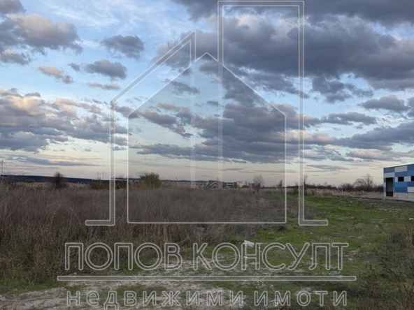 Промишлен парцел с лице на асфслтов път - 0