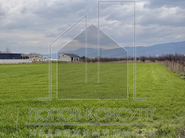 Инвестиционен парцел с лице на главен път с.Крумово -4000кв.м - 0
