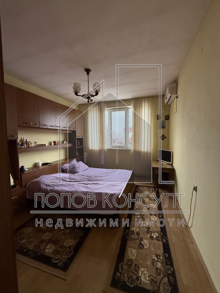 Етаж от къща с Кафе-апететив в село Браниполе - 0