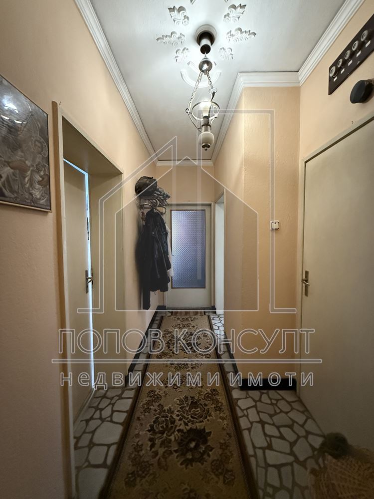 Етаж от къща с Кафе-апететив в село Браниполе - 0